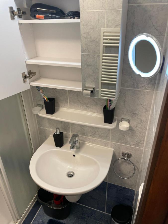 Gezellige Studio 1 Slaapkamer, 3Pers,Strand,Zee 50M Ostenda Esterno foto